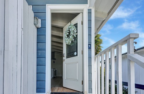 San Clemente Apartment | Discover this beach close 2-bedroom apartment in downtown San Clemente!