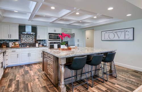 Oakhurst House | Doe Cabin Hot Tub/Playground/Game Room and more!