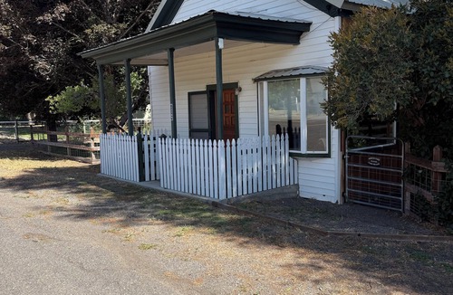 Eagleville House | Dog friendly 3-bedroom house with grassy fenced yard in charming Eagleville