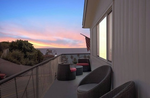 San Clemente House | Dog-friendly condo with an ocean view, balcony & pool - beach across the street