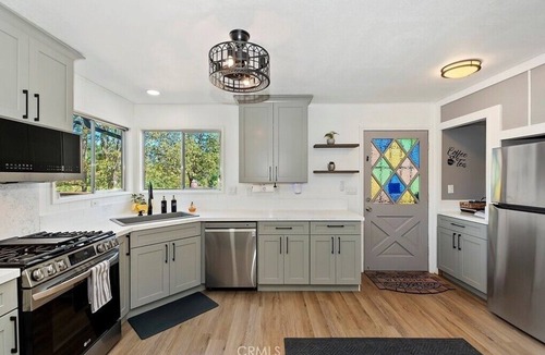 Crestline Cabin | Dogs are family also 240° Lakefront View Spacious modern Family Retreat sleeps 8
