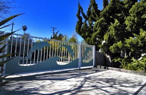 Carpinteria House | Dolphin's Cove- Just Walk Across To The Beach!