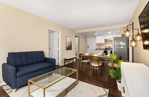 Willmore Apartment | Downtown Garage Parking | 30 Min to Disneyland