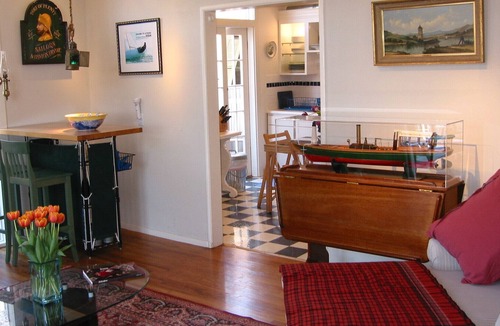 Belvedere Tiburon Apartment | Downtown next to SF ferry