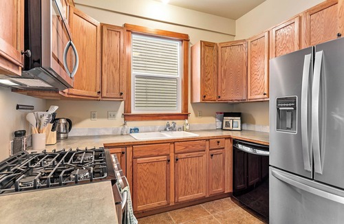 Sehome House | Downtown Sunny Farmhouse with Bay Views, 3 Kings, Bellingham WA