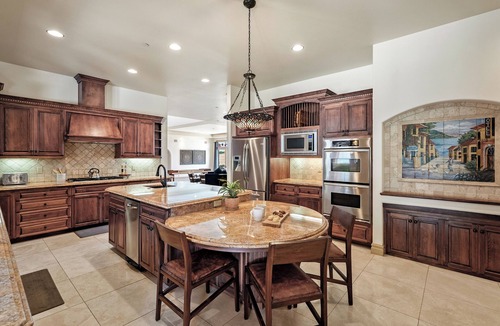 Paso Robles Villa | Dresser Winery Estate Villa - Pool, Hot Tub, Sauna on a Vineyard! 10 min to town