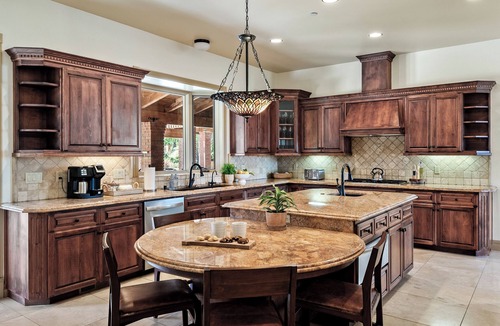 Paso Robles Villa | Dresser Winery Estate Villa - Pool, Hot Tub, Sauna on a Vineyard! 10 min to town