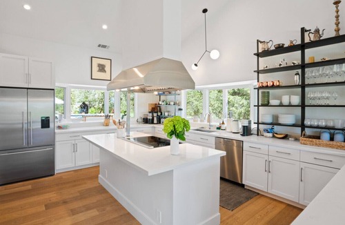 Healdsburg House | Dry Creek Wonderland | Private Farm Estate in Wine Country