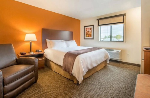 Buena Hotel | Easy Access to Yakima’s Top Spots – Pet-Friendly Extended Stay Hotel