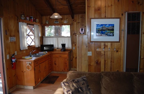 Mammoth Lakes Hotel | Edelweiss Lodge