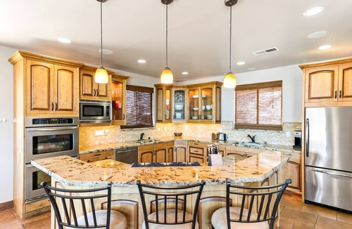 Browns Valley House | Elegant Custom Home! Lake! Swim! Fish! Hiking/Walking Trails! Boat!