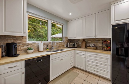 Ladera Heights House | Elegant Home w/Panoramic City Views & Outdoor Oasis near Sony, Apple, Google