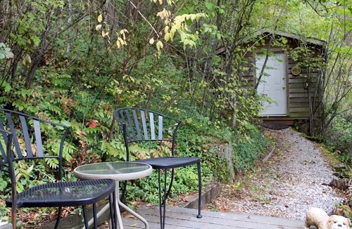 Bellingham Apartment | 'Emerald Lake' Studio - SUMMERTIME!