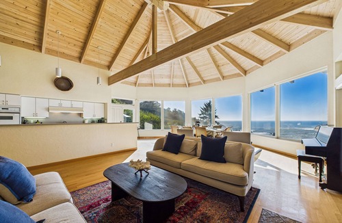 Trinidad House | Emerald Phoenix Estate~18 Acres of Ocean Front Luxury w/Hot Tub & Sauna!