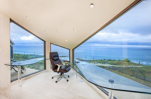 Solana Beach Condo | Enchanting Oasis Stunning Luxury Oceanfront Condo -180° Ocean Views + Pool