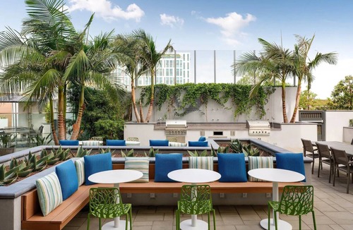 Anaheim Resort House | Enjoy Free Hot Breakfast at our Anaheim Resort steps from Disney