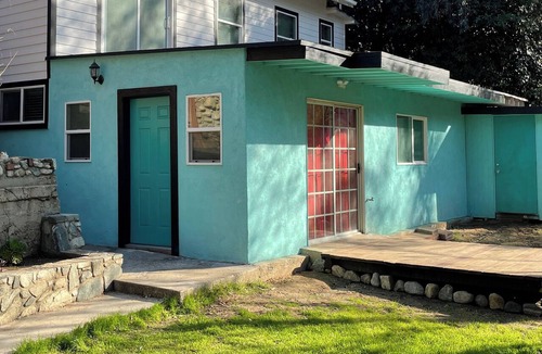 Eagle Rock Hotel | Enjoyable 2-bedroom Highland Park Oasis with Garden Terraces