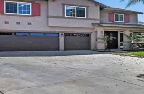 Ontario House | Enjoyable 4-bedroom house with a beautiful rock water fall slide swimming pool.