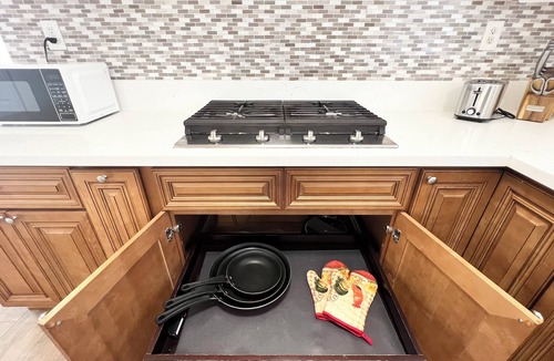 Quartz Hill House | Entire Newly Remodeled Home With Huge Parking