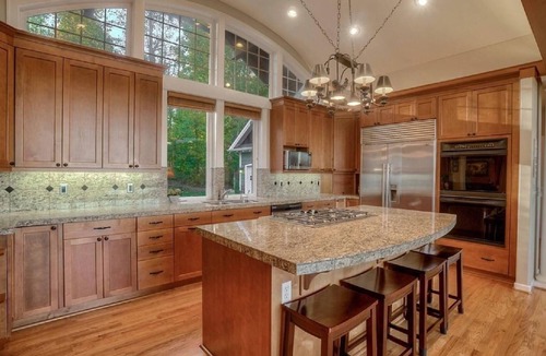 Tacoma House | Enumclaw Estate, Scenic Views! Sleeps12,HotTub,Sauna, 1hr frm Rainier & Crystal