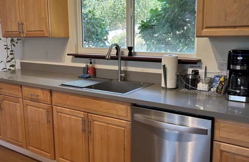 Myers Flat House | Epic Group Getaway, Sleeps 16+ on Eel River & Avenue of the Giants