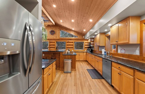 Leavenworth Cabin | Escape to Scenic Luxury on 12 Private Acres at Natapoc Lodge
