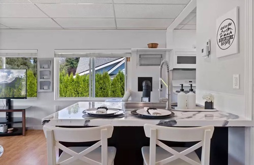 Olympia Apartment | Evergreen Escape; SELF check in, FREE parking