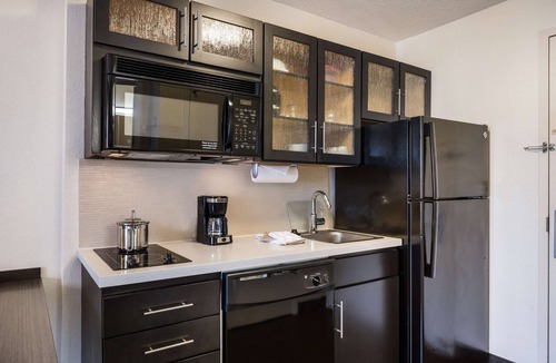 Santa Clara Hotel | Excellent Choice! W/Private Full Kitchen! Minutes to California's Great America