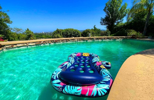 West Hills House | Exclusive WestHills House with Incredible View of the Valley