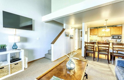 South Lake Tahoe Condo | Experience Laid-back Mountain Living at this Townhome w Beach, Pool and Spa