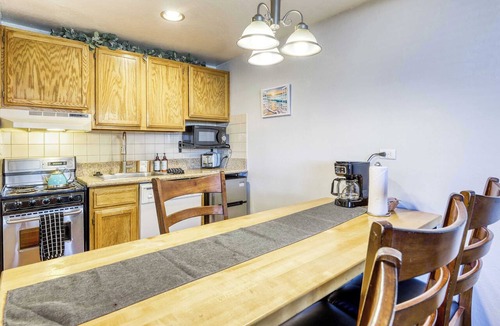 South Lake Tahoe Condo | Experience Laid-back Mountain Living at this Townhome w Beach, Pool and Spa