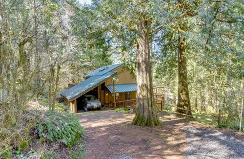 Zigzag Cabin | Experience Moonshadow - Fresh & fun chalet on Mt. Hood. 10 minutes to Ski Bowl!