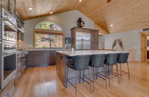 Carnelian Bay House | Fabulous Home with Hot Tub, Pool Table - Treetop Lodge - TLUXP