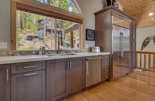 Carnelian Bay House | Fabulous Home with Hot Tub, Pool Table - Treetop Lodge - TLUXP