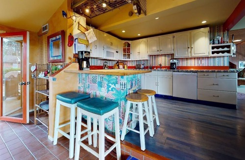 Birch Bay House | Fairview Lodge BIRCH BAY Waterfront Home Sleeps 13+ on Birch Bay Dr.