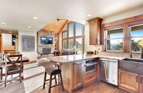 Ronald House | FAMILY FOCUSED LUXURY LOCATED IN ROSLYN RIDGE NEAR SUNCADIA