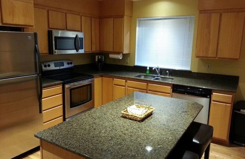 Leavenworth House | FAMILY-FRIENDLY LEAVENWORTH CHALET MINUTES FROM DOWNTOWN, WALK TO RIVER FLOAT!