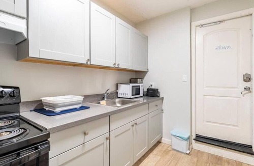 Sequoyah Apartment | Fantastic 1-bedroom studio in welcoming Oakland near Oakland Zoo