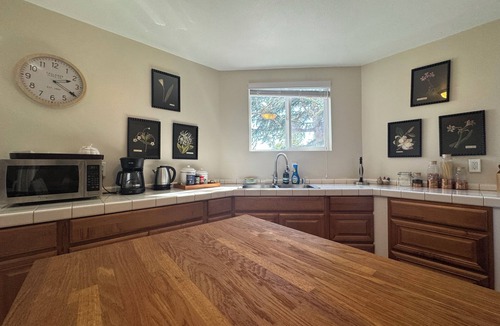 Sonoma County Apartment | Fantastic 2-bedroom apartment in country Petaluma