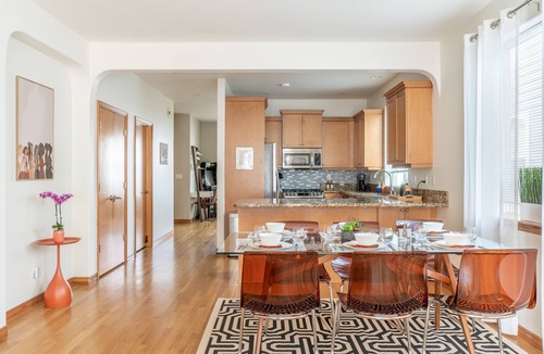 Guide Meridian House | MAJOR INTERNATIONAL SPORTING EVENT 2026 3BR + Daybed Midway | Near Seattle & Vancouver