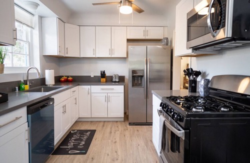 Toluca Lake House | FIFA World Cup: 3BR HOME REMODELED 2022: PRIVATE PATIO, ARCADE GAME & FOOSBALL TABLE (p46)