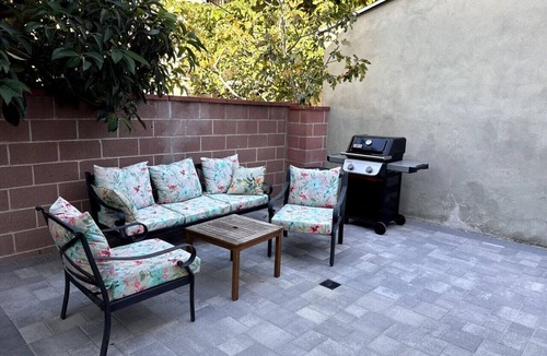 Toluca Lake House | FIFA World Cup: 3BR HOME REMODELED 2022: PRIVATE PATIO, ARCADE GAME & FOOSBALL TABLE (p46)