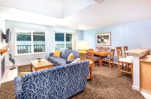 Adelma Beach Resort | Fishing·Golfing·Kayaking·Skiing·Art Galleries·Antique shops·Shopping !