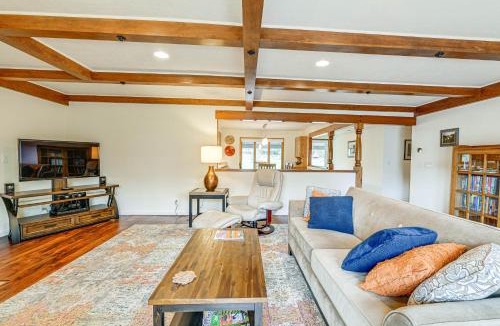 Grants Pass House | Fishing & Rafting Retreat: 7 Mi to Rogue River!