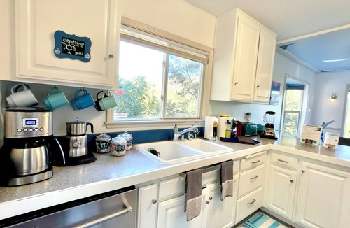 Healdsburg House | Fitch Mtn Lookout- Gorg & Comfy!Pets-Walkable Russian River-Spa under the stars!