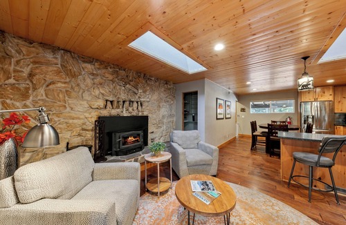 Tahoe Paradise House | Forested Family Getaway: Hot Tub, BBQ, Ping Pong