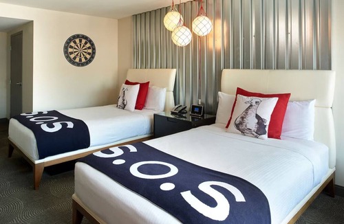 Fisherman's Wharf Hotel | Four Family Ready Retreat | Near Wax Museum at Fisherman’s Wharf