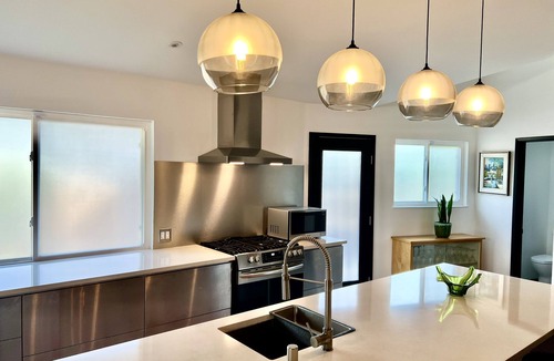 Sunset House | Four king size bedrooms with 5 bathrooms and a pool with a view of Mt. Shasta
