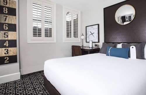 South Beach Hotel | Full Bed Cityscape w/Breakfast| Onsite Sushi Dining| 3-Min Drive to Oracle Park
