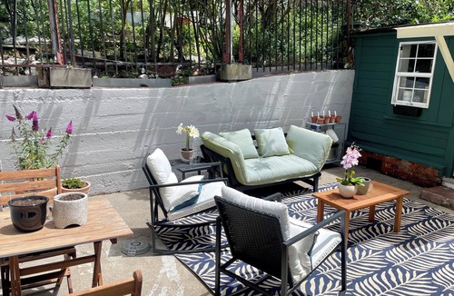Nob Hill Apartment | Fully remodeled 2 bedroom/2 bath with a cozy backyard